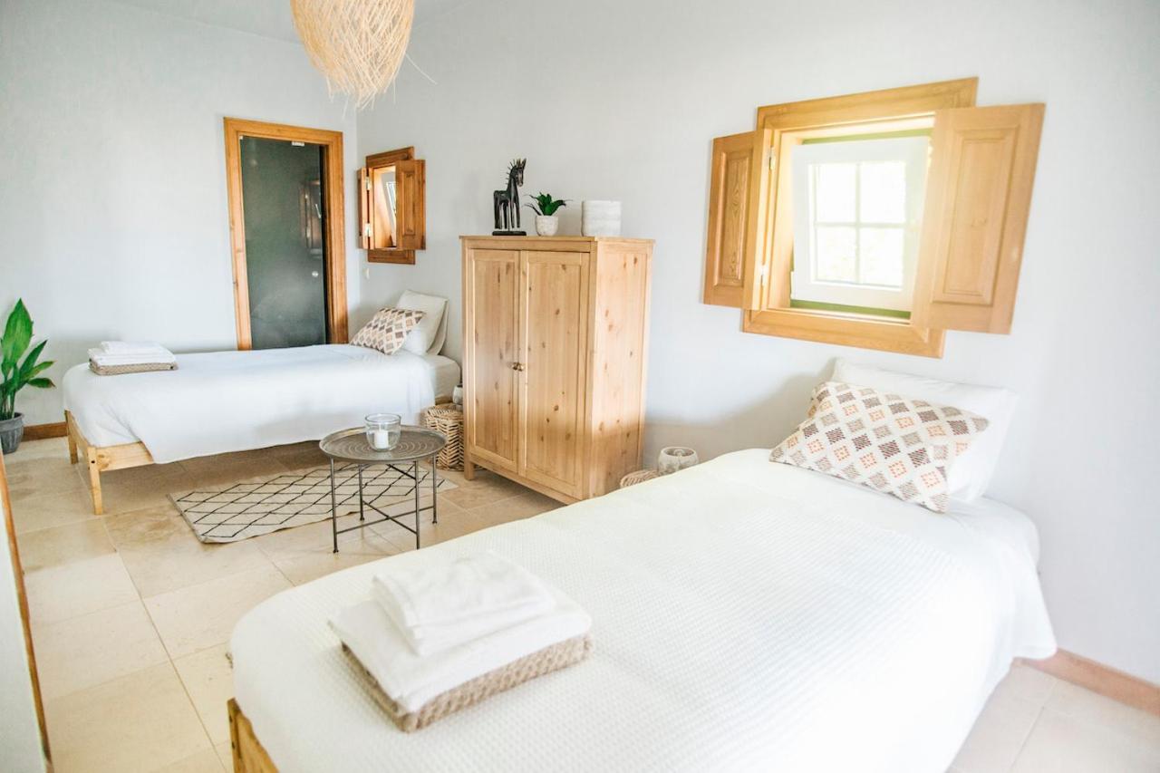 Dreamsea Surf Guest House Gouveia  Экстерьер фото